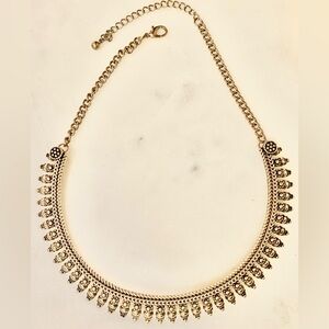 Beautiful, Eclectic Gold Statement Necklace **NEW!!🎁🌟🆕⚜️**